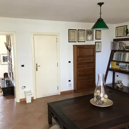 La Casa Di Sergio Bed and Breakfast 4*